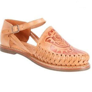 D’Clasicos leather Huarache sandals, size 7
